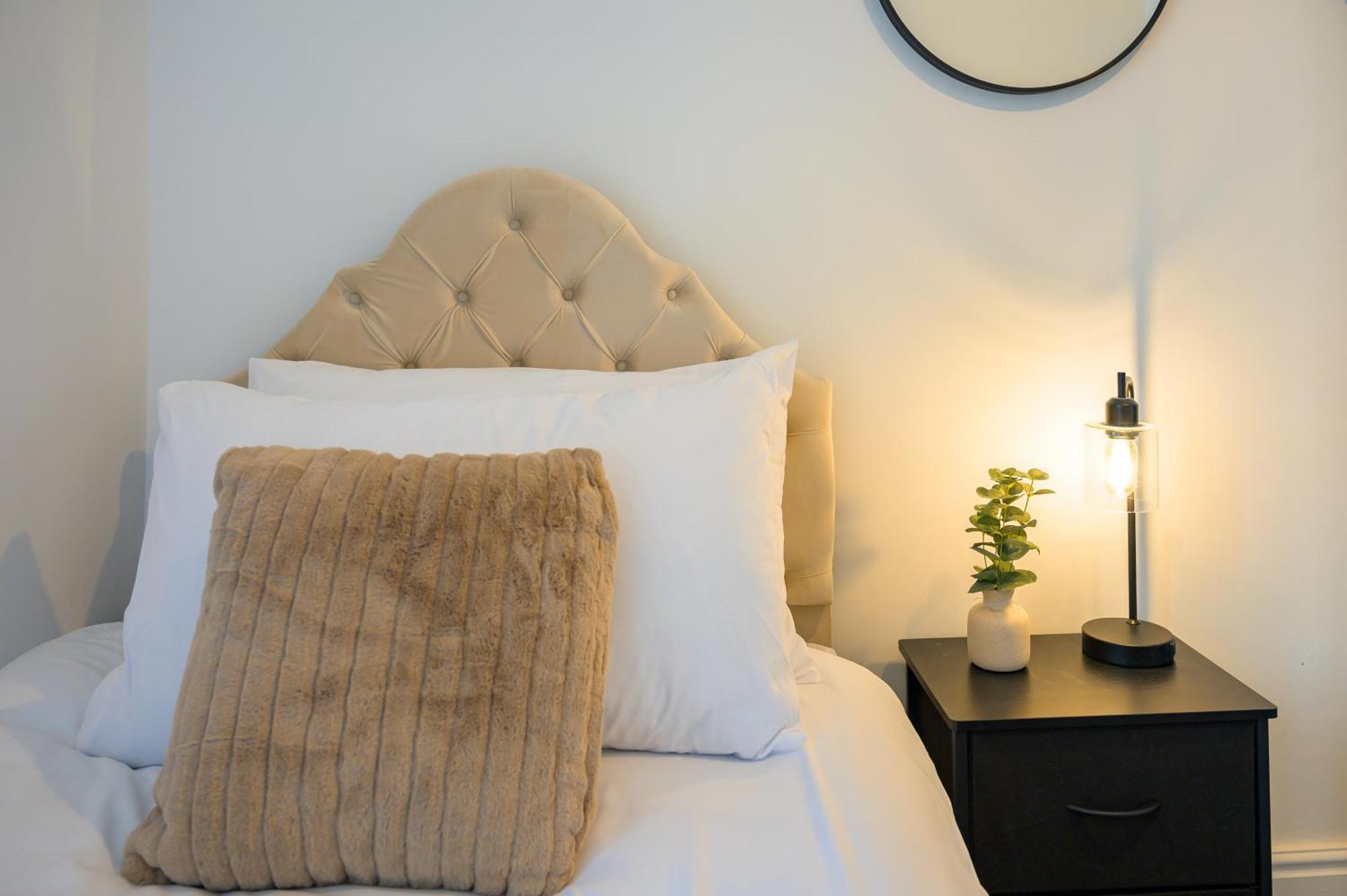 Вилла Stunning House Sleeps 7 - Parking Бакстон Экстерьер фото