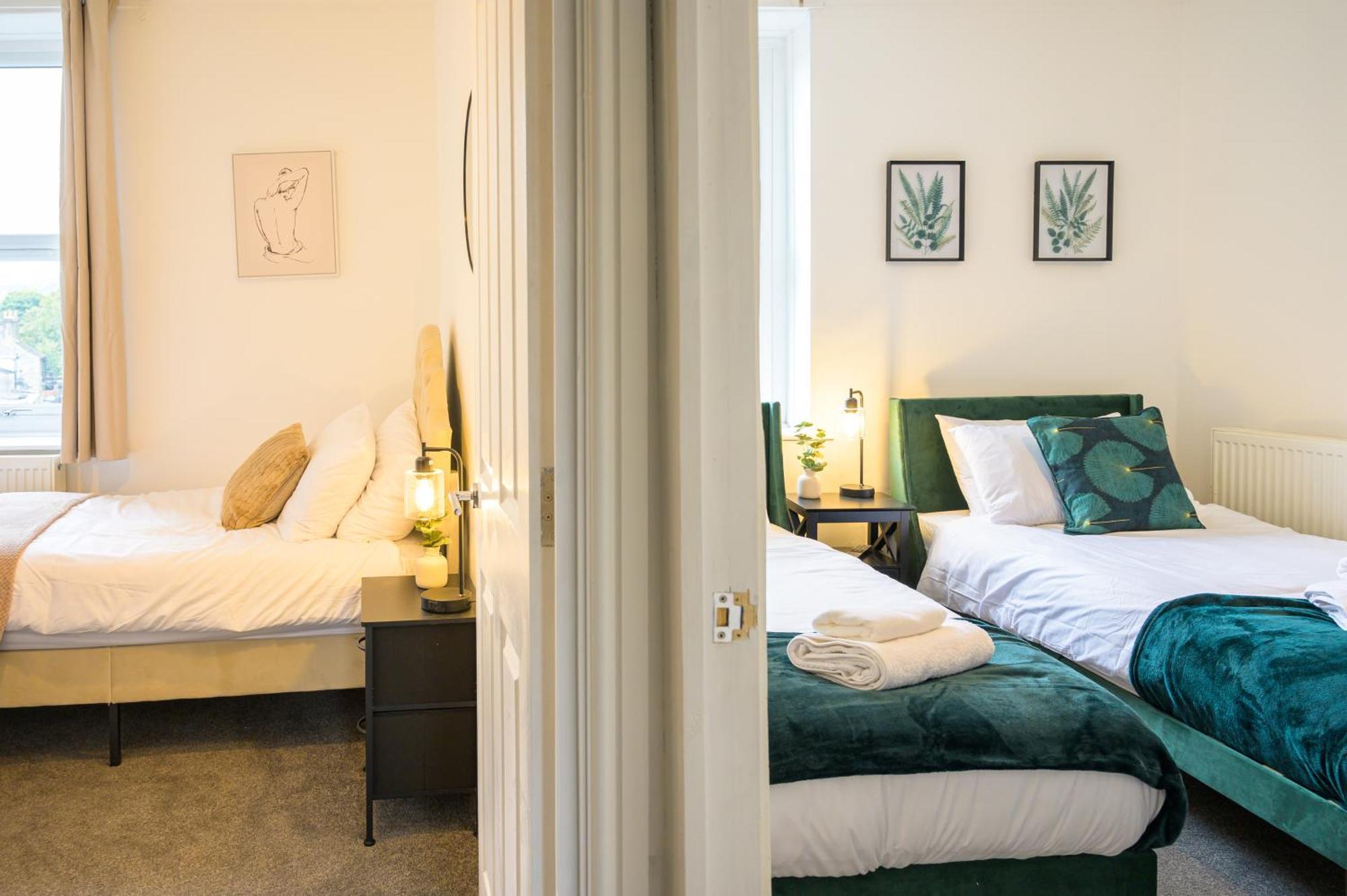Вилла Stunning House Sleeps 7 - Parking Бакстон Экстерьер фото