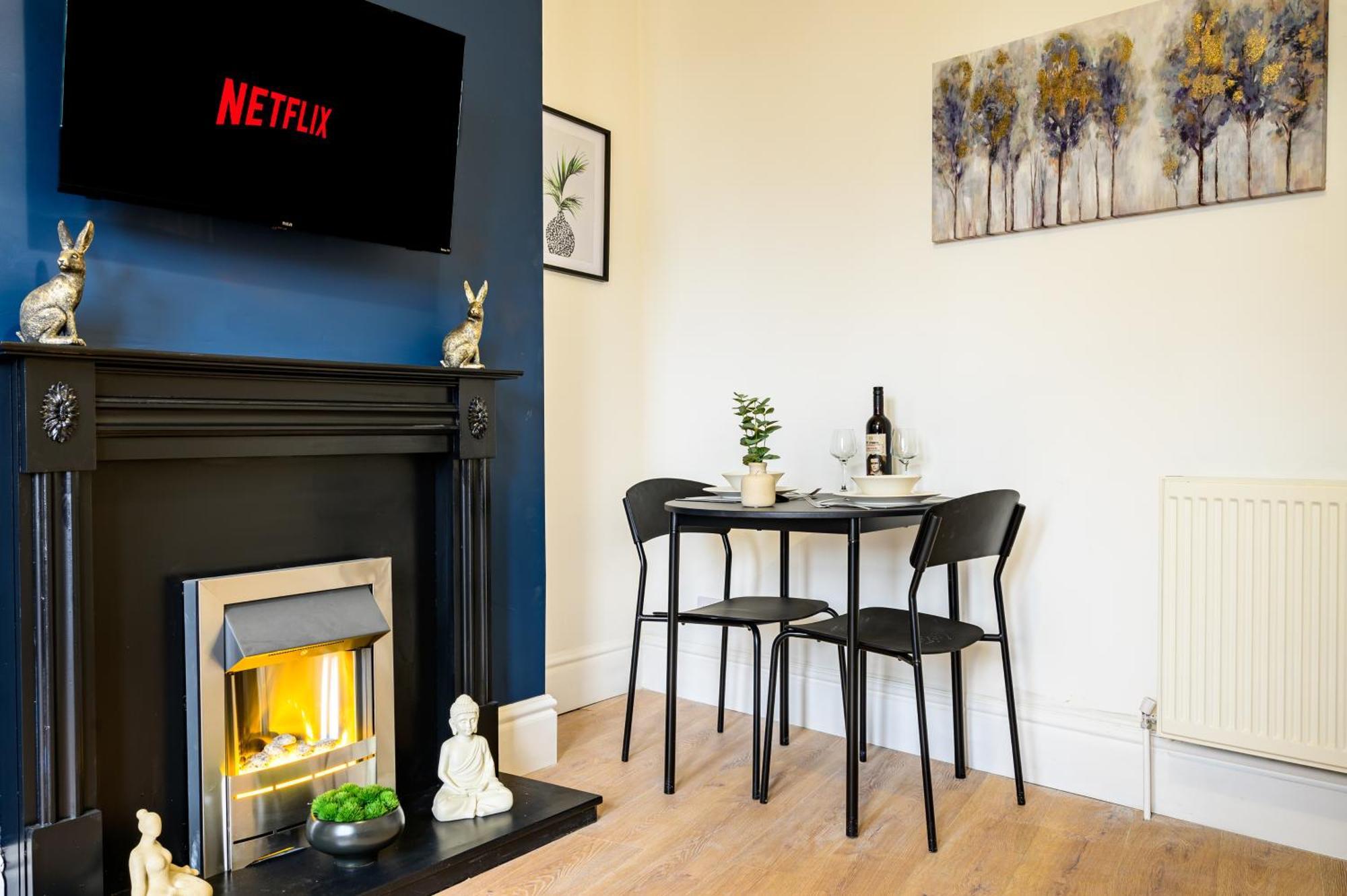 Вилла Stunning House Sleeps 7 - Parking Бакстон Экстерьер фото