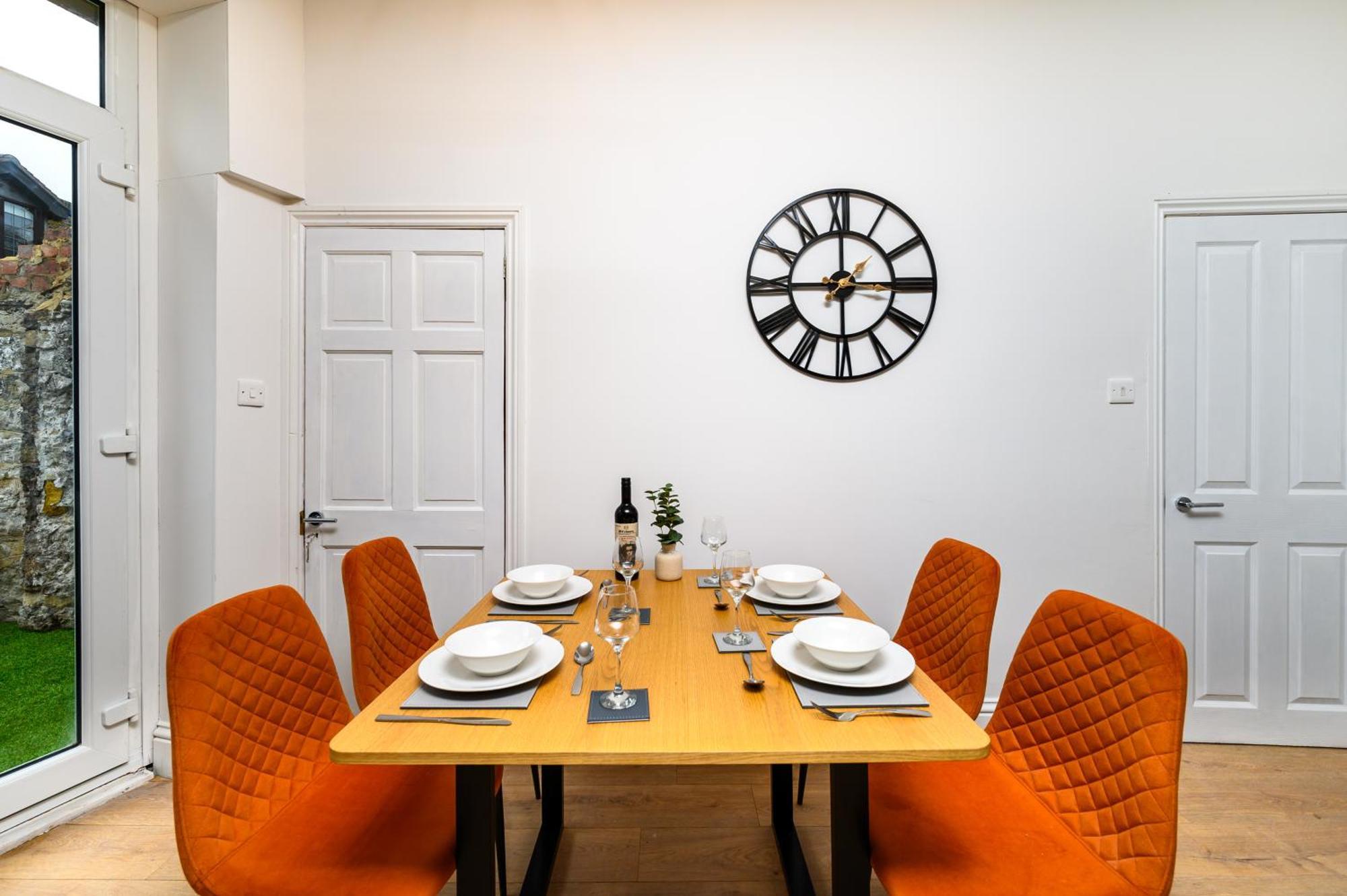 Вилла Stunning House Sleeps 7 - Parking Бакстон Экстерьер фото
