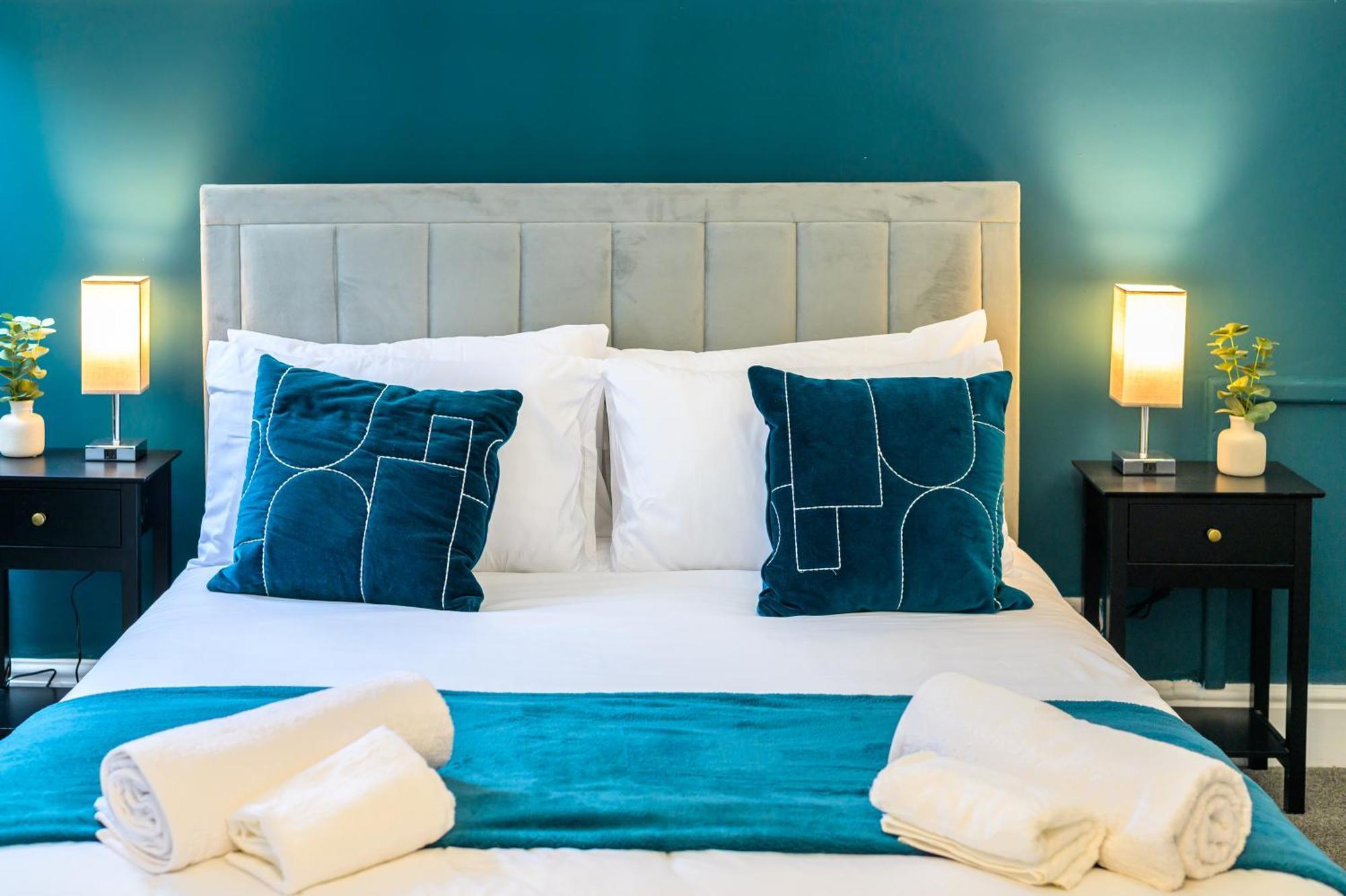 Вилла Stunning House Sleeps 7 - Parking Бакстон Экстерьер фото