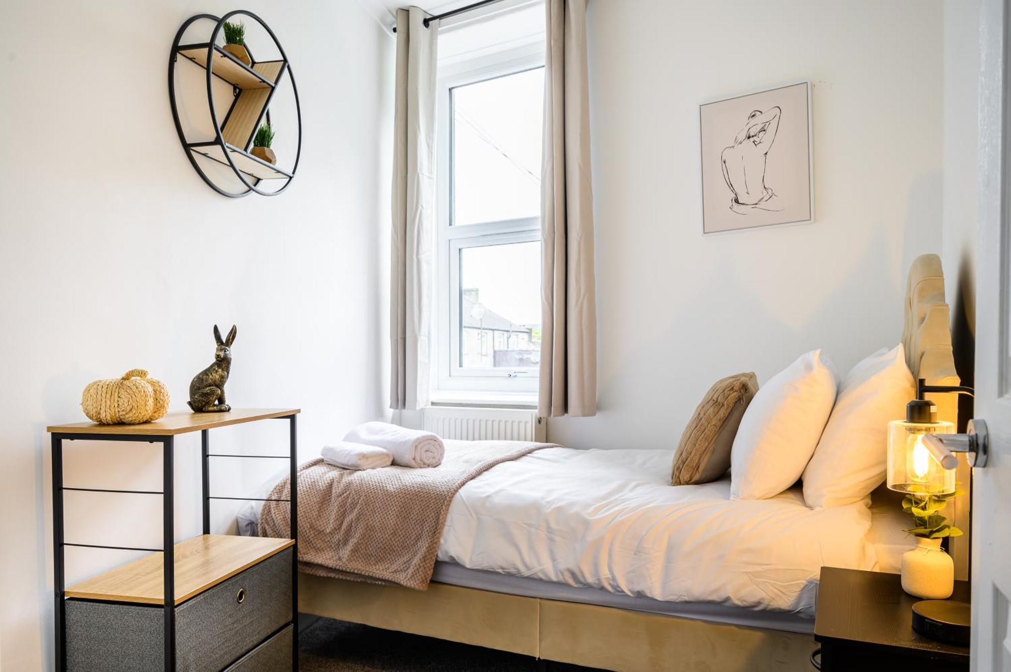Вилла Stunning House Sleeps 7 - Parking Бакстон Экстерьер фото